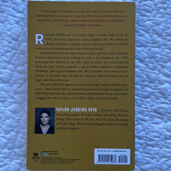 The Seven Husbands of Evelyn Hugo by Taylor Jenkins Reid - Picture 2 of 2